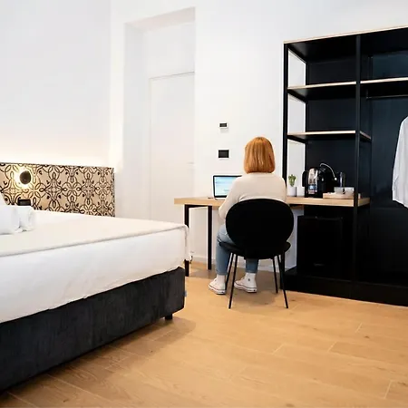 Aria Collection Bari