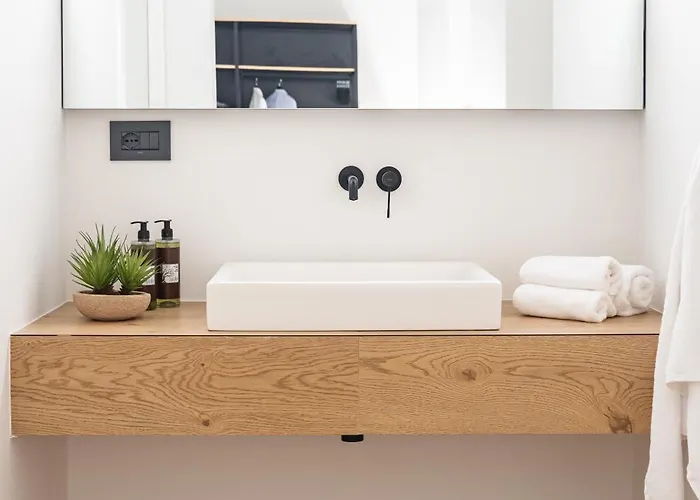 Aria Collection * Bari