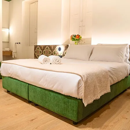 Aria Collection Bari